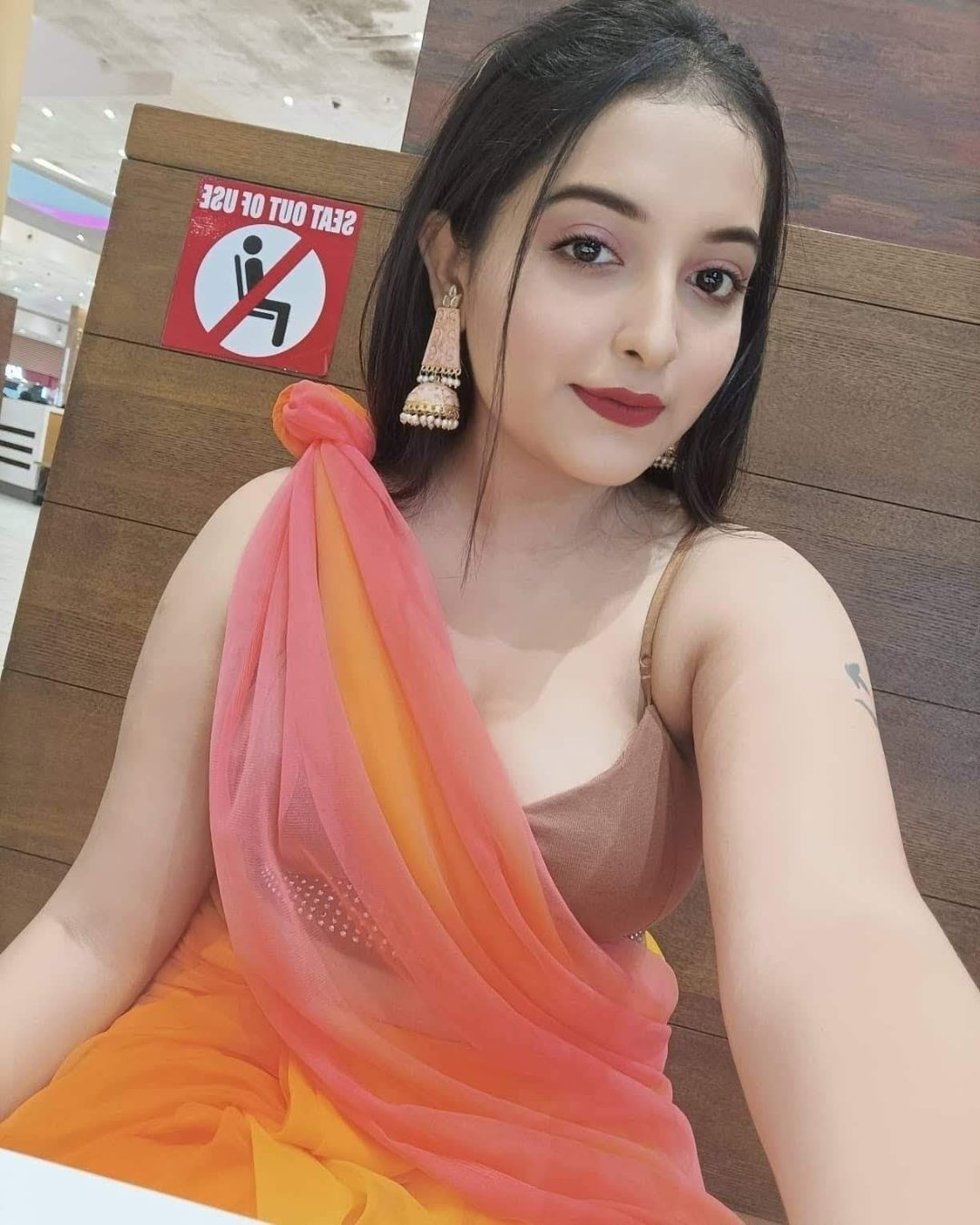 Ishita Luxury Model Escort Service in Nagla Chidda